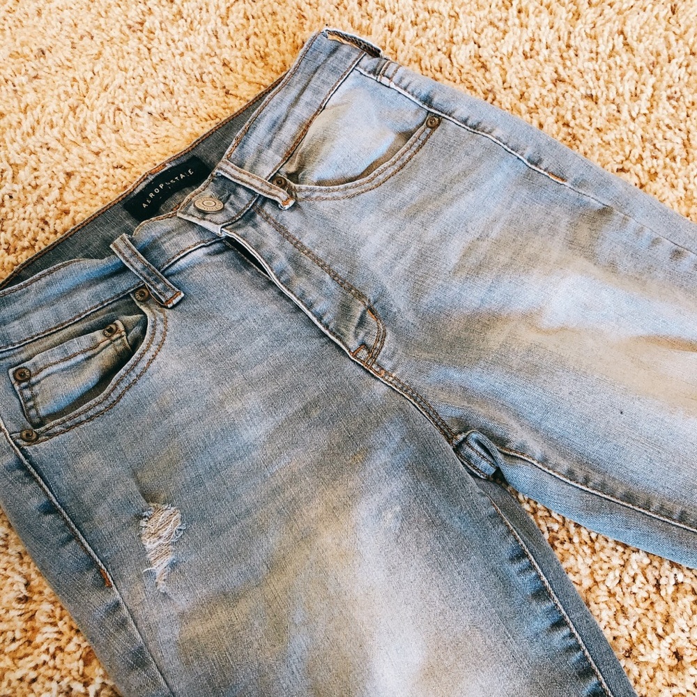 Light washed Distressed Jeans